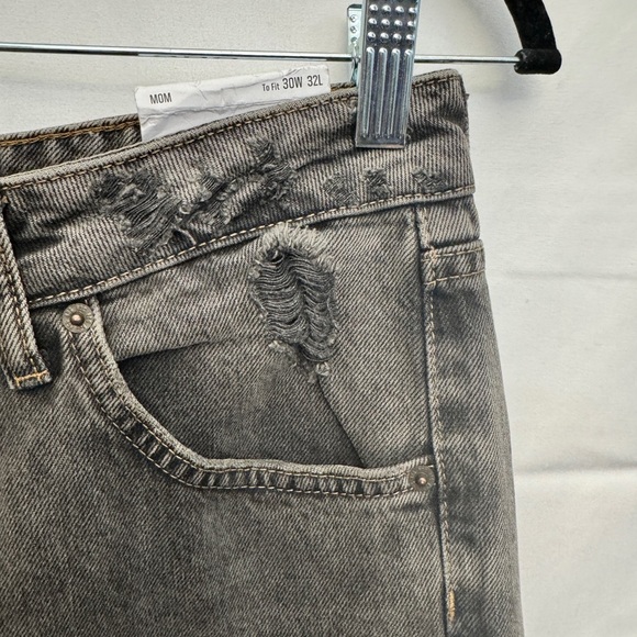 BDG Mom High Waisted Jeans Black - Picture 4 of 9